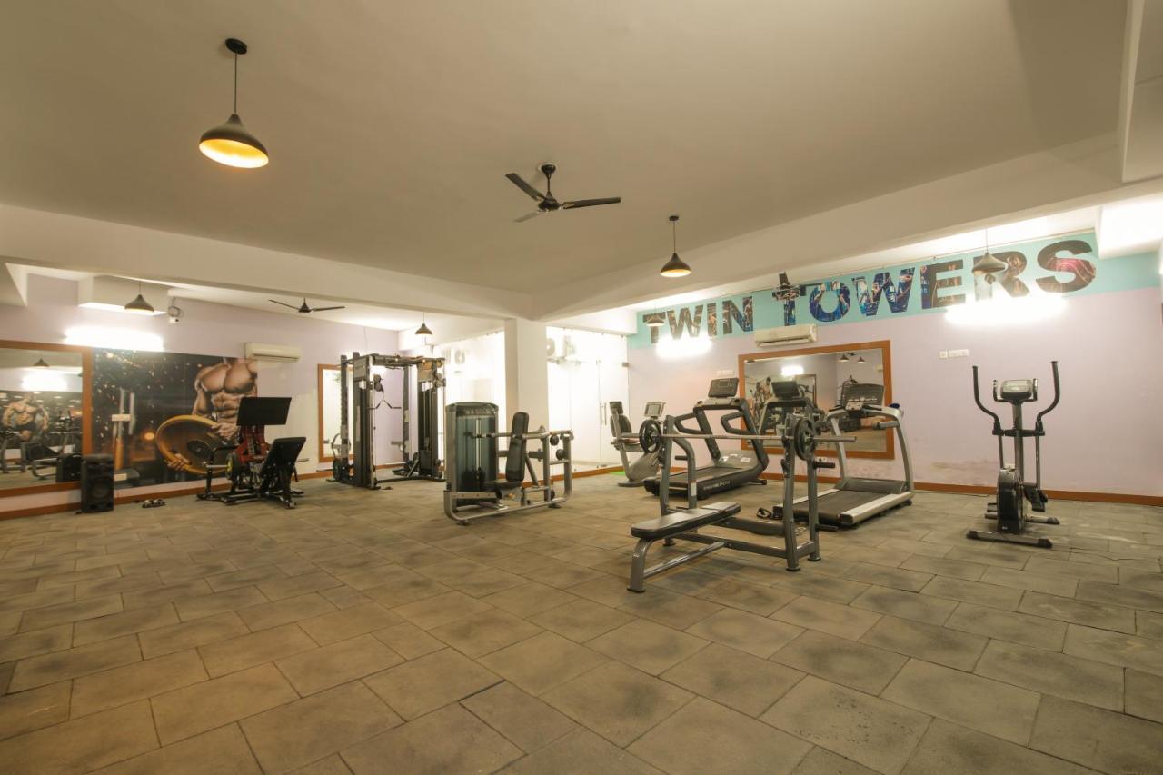 Bed and Breakfast Twin Towers Greater Noida Esterno foto