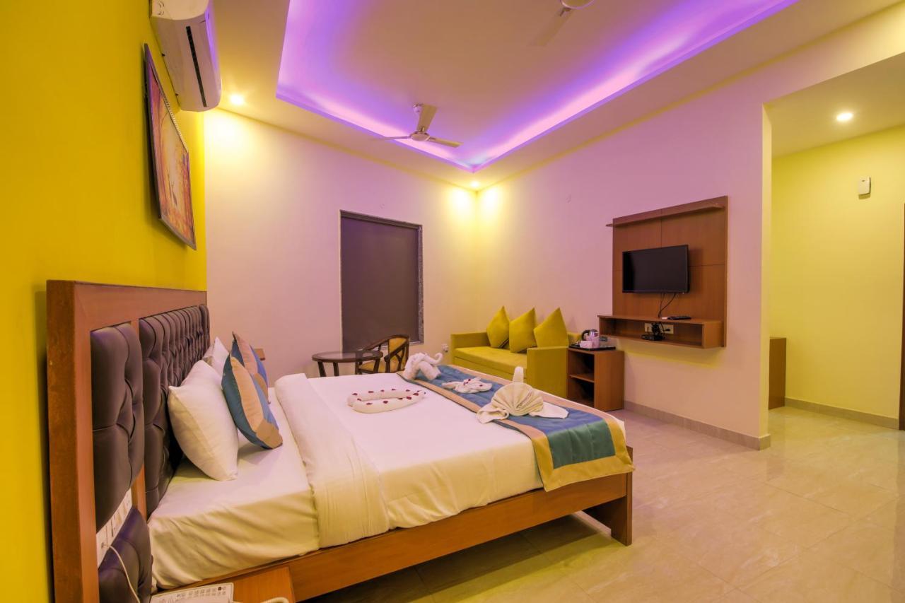 Bed and Breakfast Twin Towers Greater Noida Esterno foto
