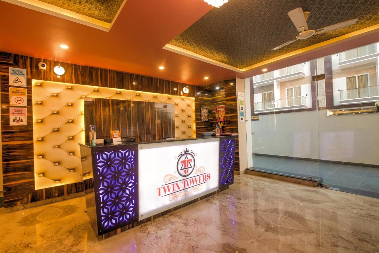 Bed and Breakfast Twin Towers Greater Noida Esterno foto
