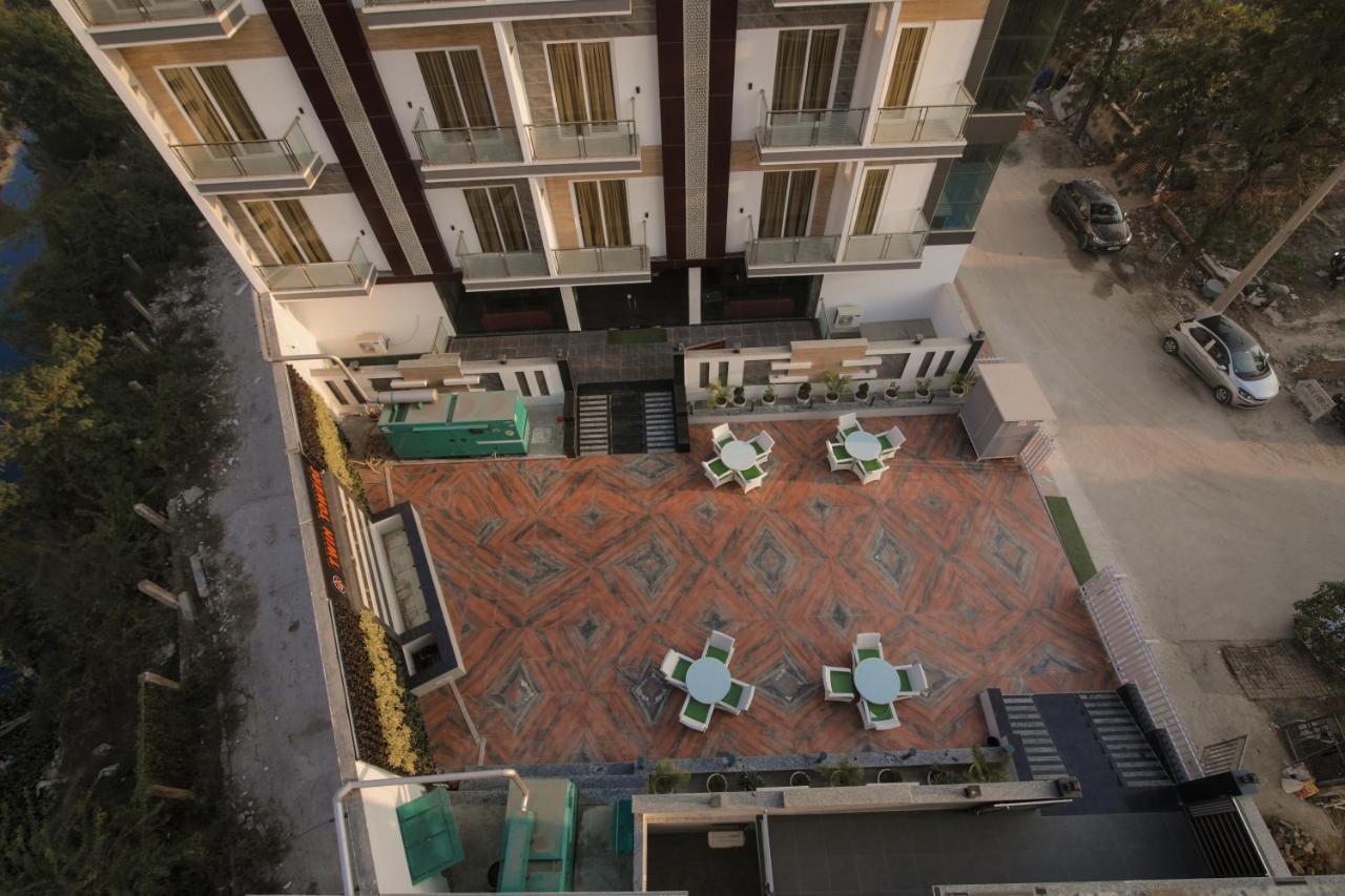 Bed and Breakfast Twin Towers Greater Noida Esterno foto