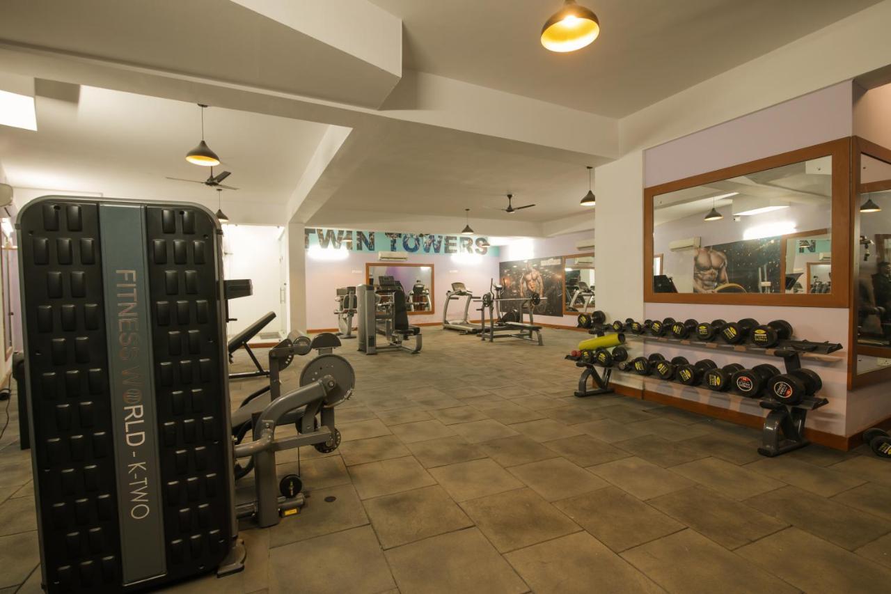 Bed and Breakfast Twin Towers Greater Noida Esterno foto