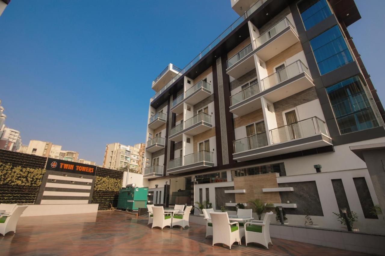 Bed and Breakfast Twin Towers Greater Noida Esterno foto